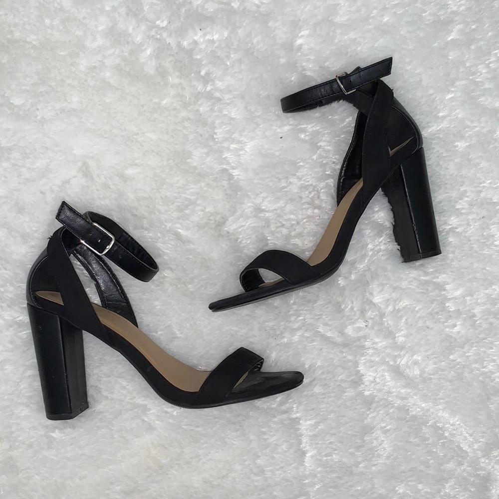 Used heels add them to a bundle and I’ll throw them for nothing